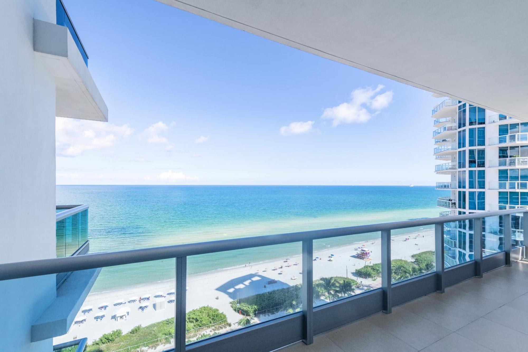 Bluebird Suites Monte Carlo Miami Beach Szoba fotó