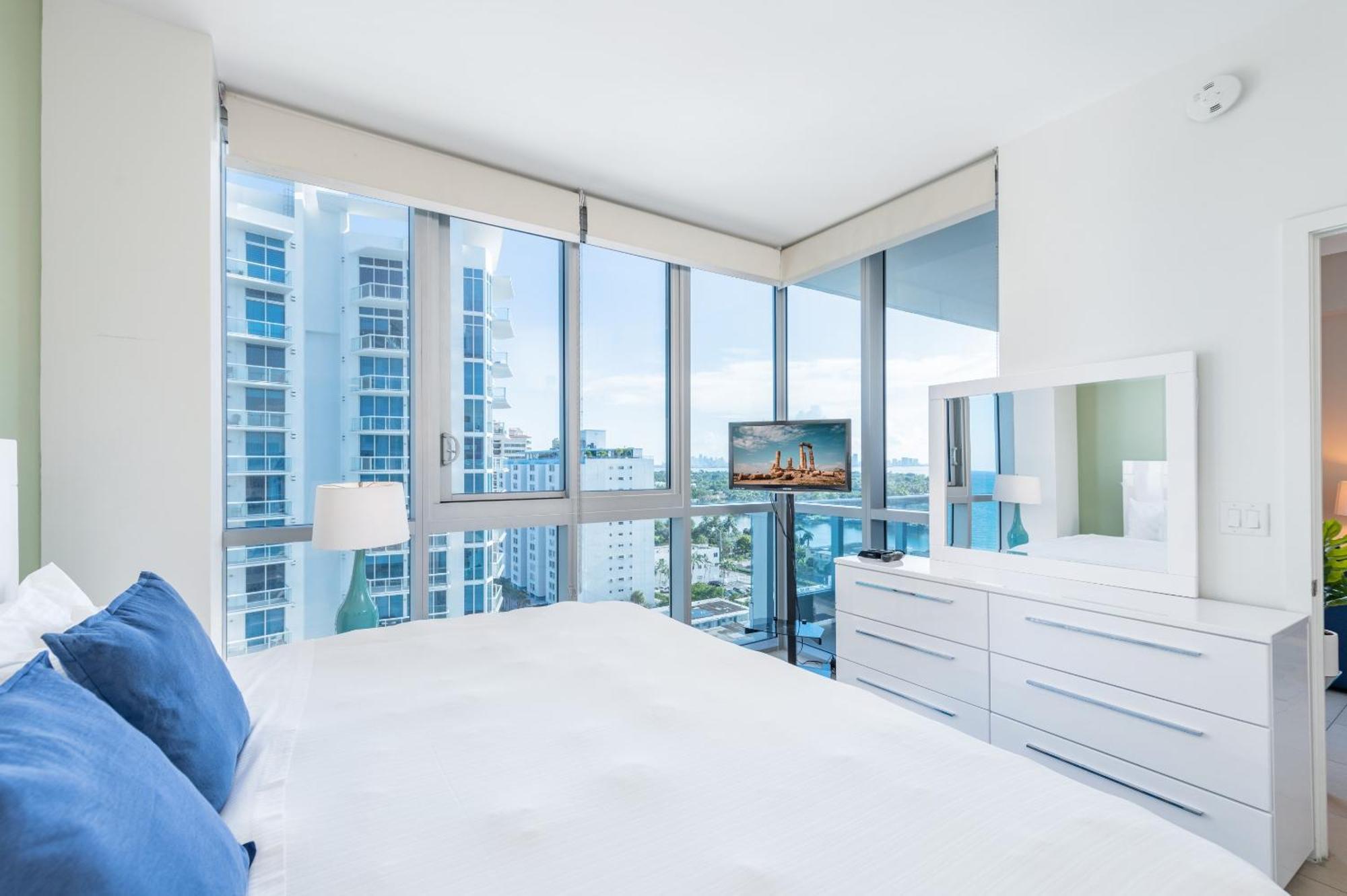 Bluebird Suites Monte Carlo Miami Beach Szoba fotó