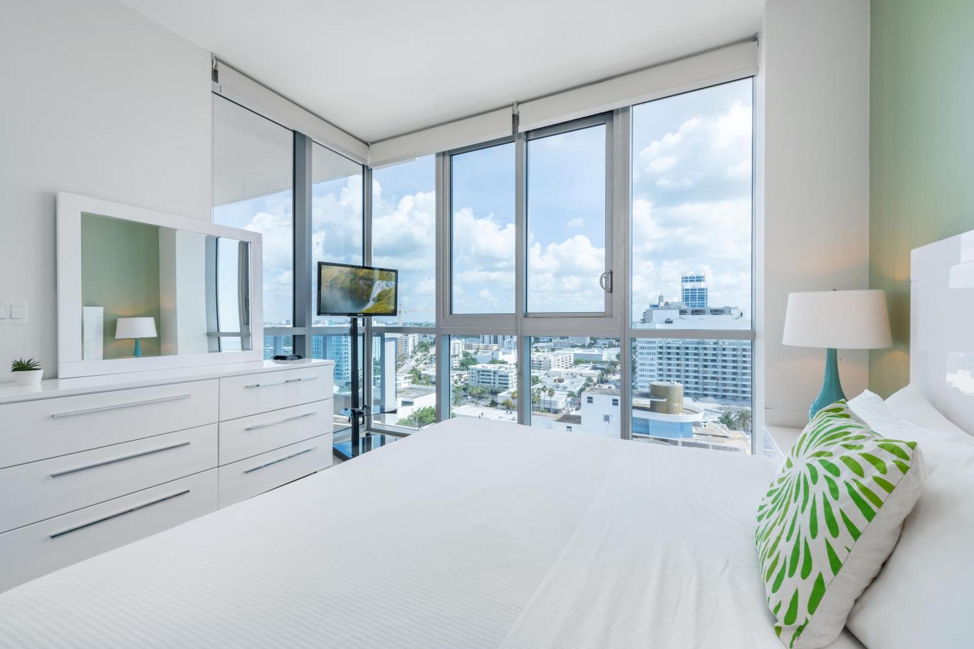 Bluebird Suites Monte Carlo Miami Beach Szoba fotó